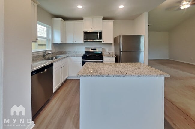 Building Photo - 10397 Sweetwater Creek Dr