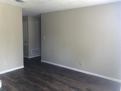 Building Photo - 139 Elm St