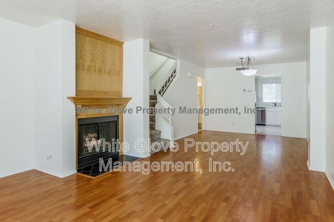 Foto del edificio - 205 S Redwood Ave