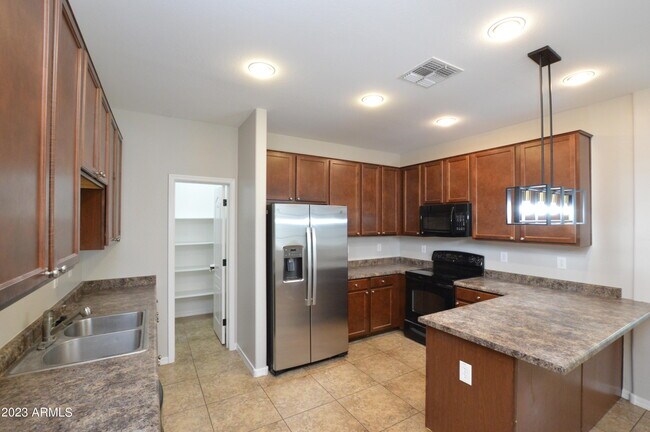 Foto del edificio - 971 S Brewer Dr