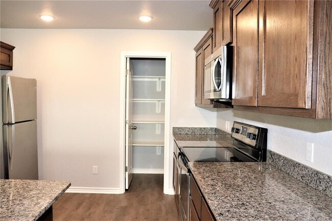 Building Photo - 141 Ellis Ct