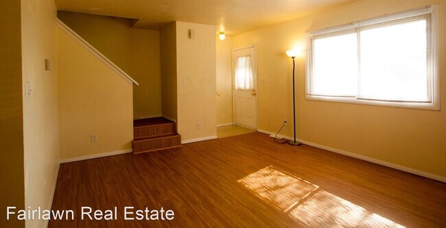 Building Photo - 3 br, 1.5 bath House - 802 Crescent Drive ...