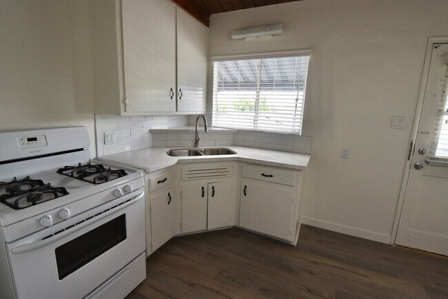 Building Photo - 6300 Coldwater Canyon Ave