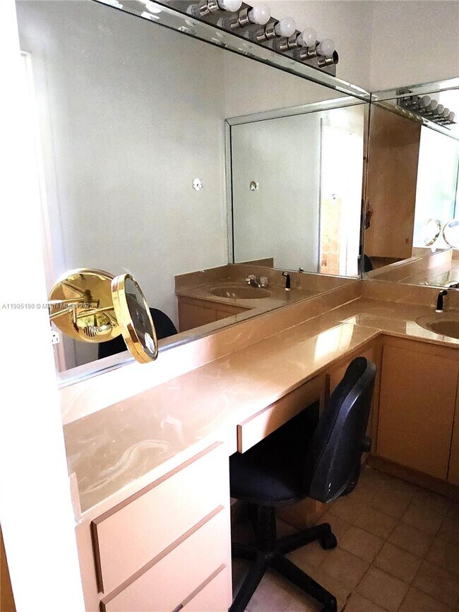 Foto del edificio - 2231 SW 14th St