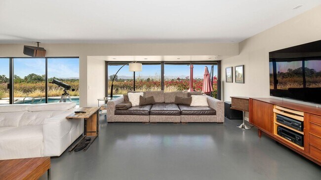 Building Photo - 5526 Camelback Canyon Dr