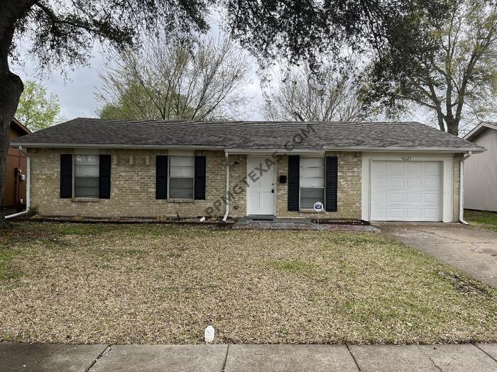 Foto principal - 4025 Charter Dr