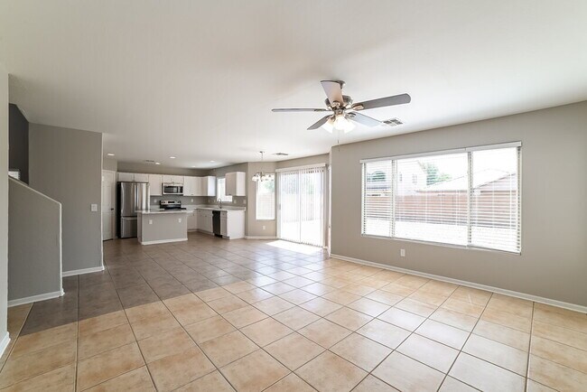 Foto del edificio - 11809 W Belmont Dr