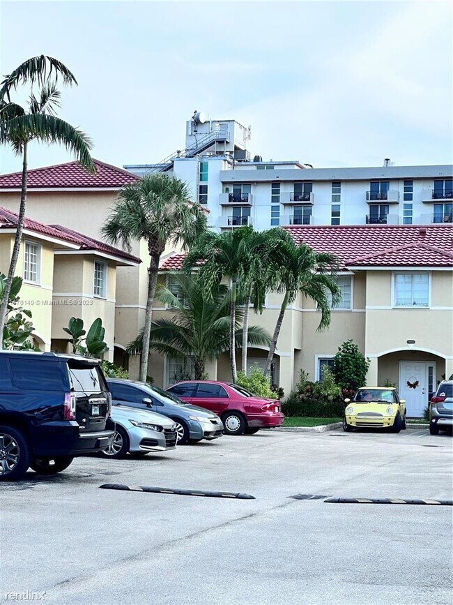 Foto del edificio - 3 br, 2.5 bath House - 2050 NE 167th St # ...