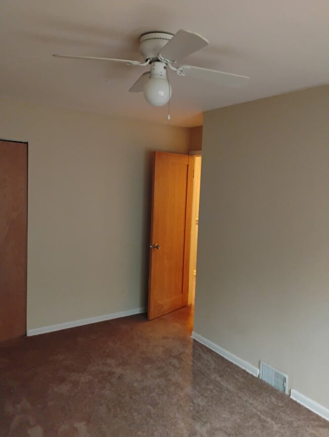 Building Photo - 9501 Sumac Rd