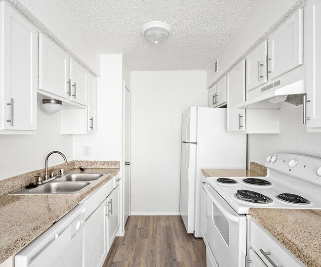 Foto del edificio - 2111 Holly Hall St