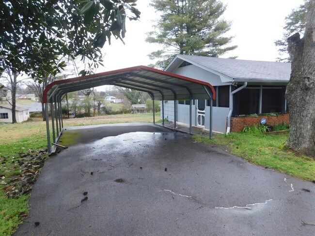 Building Photo - 120 County Road 152