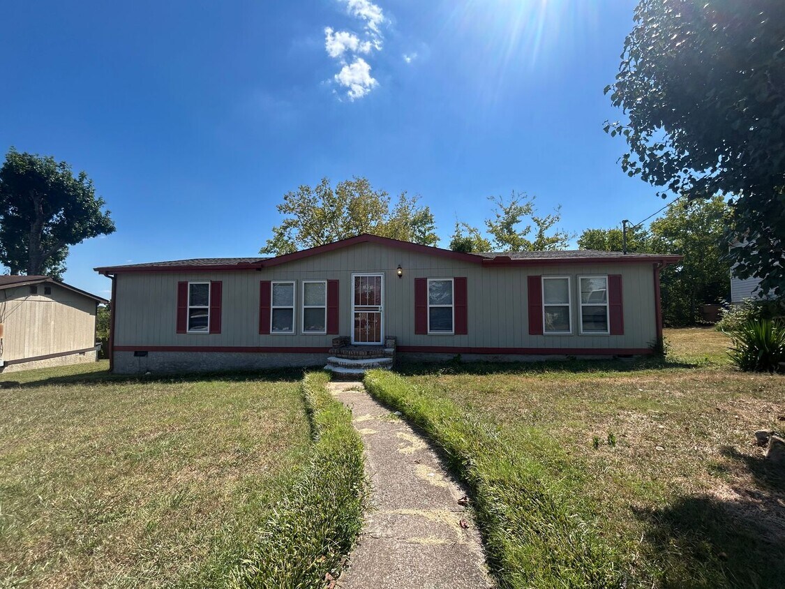 Primary Photo - 208 Green Branch Ct