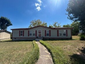 Building Photo - 208 Green Branch Ct