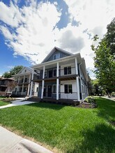 Building Photo - 1800 Como Ave SE