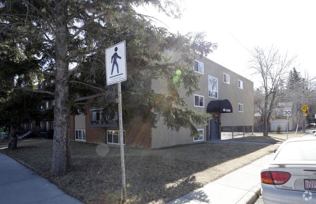 Building Photo - Sunalta 11