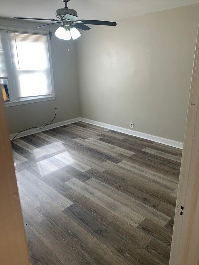 Large bedroom - 6038 Baltimore Ave