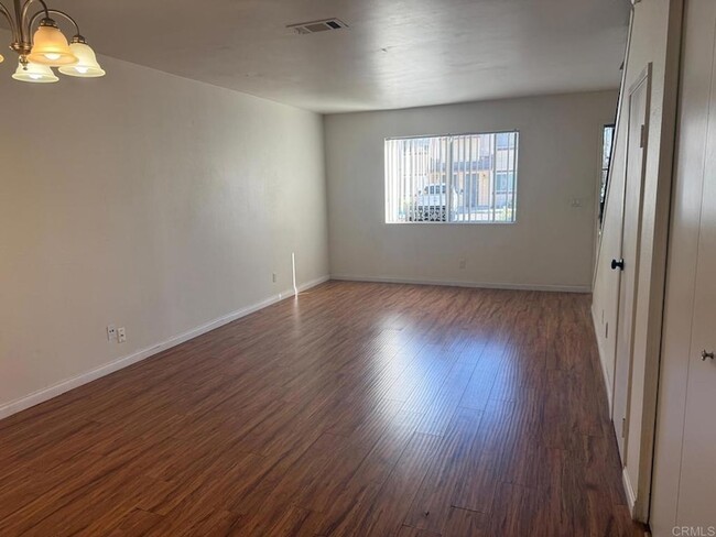 Building Photo - 5130 N River Rd