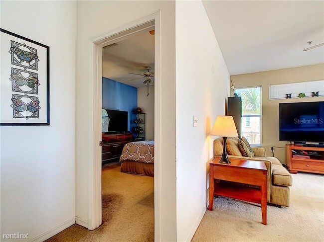 Building Photo - 1 br, 1 bath Condo - 8913 Legacy Ct