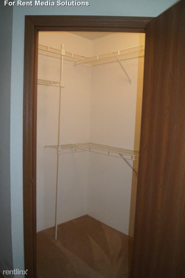 Building Photo - 1825 Liberty Dr