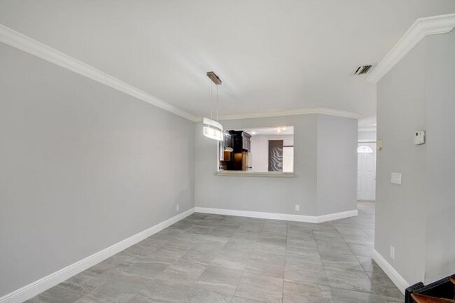 Foto del edificio - 1105 Maplewood Dr