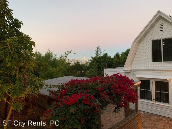 Foto del edificio - 2 br, 1 bath House - 617 Sanchez St.