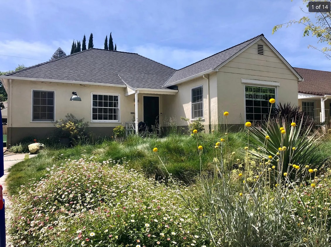 Foto principal - Rare Land Park Home