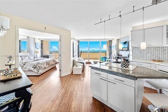 Building Photo - 2555 Collins Ave