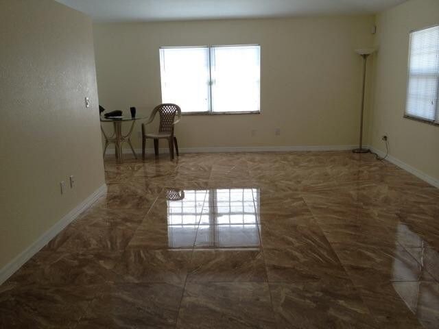 Building Photo - 2855 Floral Rd