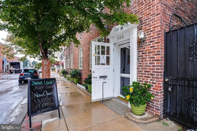 Building Photo - 245 Albemarle St