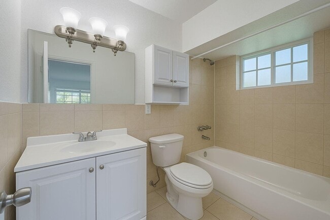 Foto del edificio - 3390 NE 16th Terrace