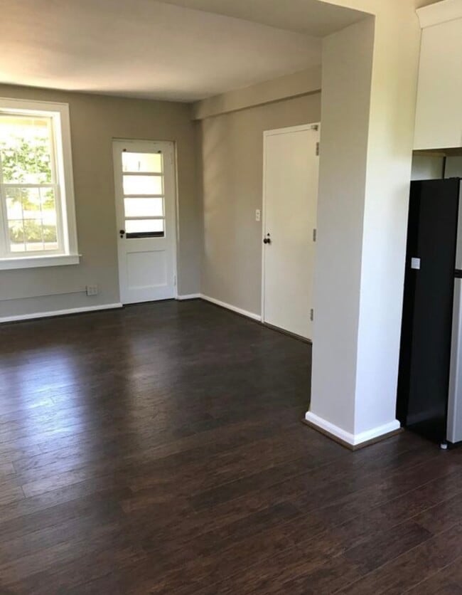 Building Photo - 601 Cleveland St