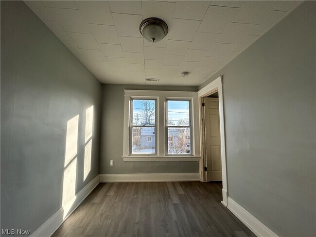 Building Photo - 11702 Brookfield Ave