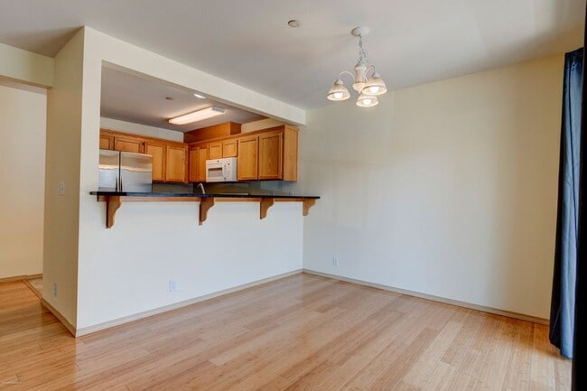 Building Photo - 1670 SW Mulberry Pl