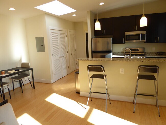 Foto del edificio - 1801 Swann St NW