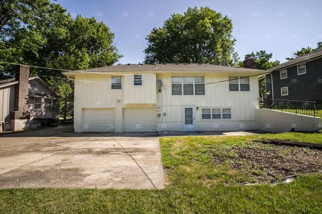 Building Photo - 8435 E 56th Terrace