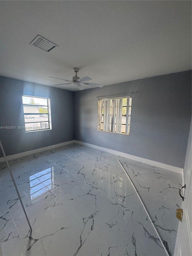 Foto del edificio - 1171 NE 161st Terrace