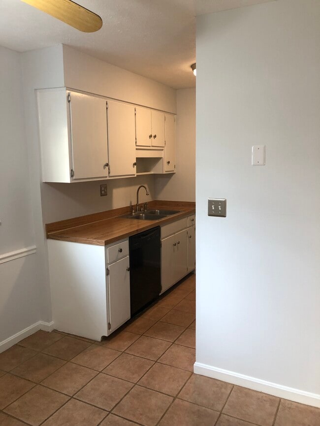 Kitchen - 2214 Sherwood Ave