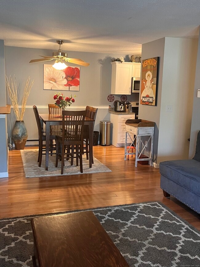 68 Buddington Rd Unit APT 6, Groton, CT 06340 Condo for Rent in