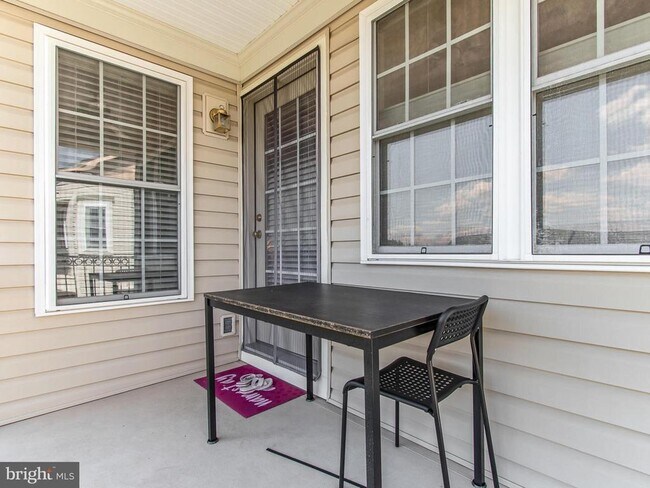 Foto del edificio - 25813 Mews Terrace