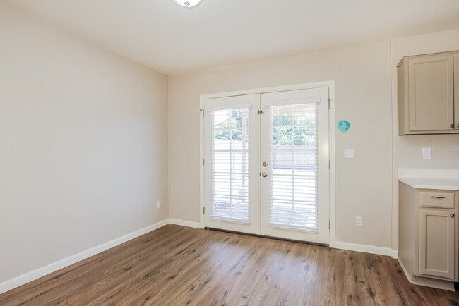 Foto del edificio - 25029 W Illini St