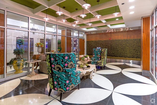 Lobby Photo - Soo Line