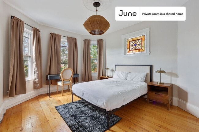 Room in Shared 4 bed/1 bath home - Room in Shared 4 bed/1 bath home