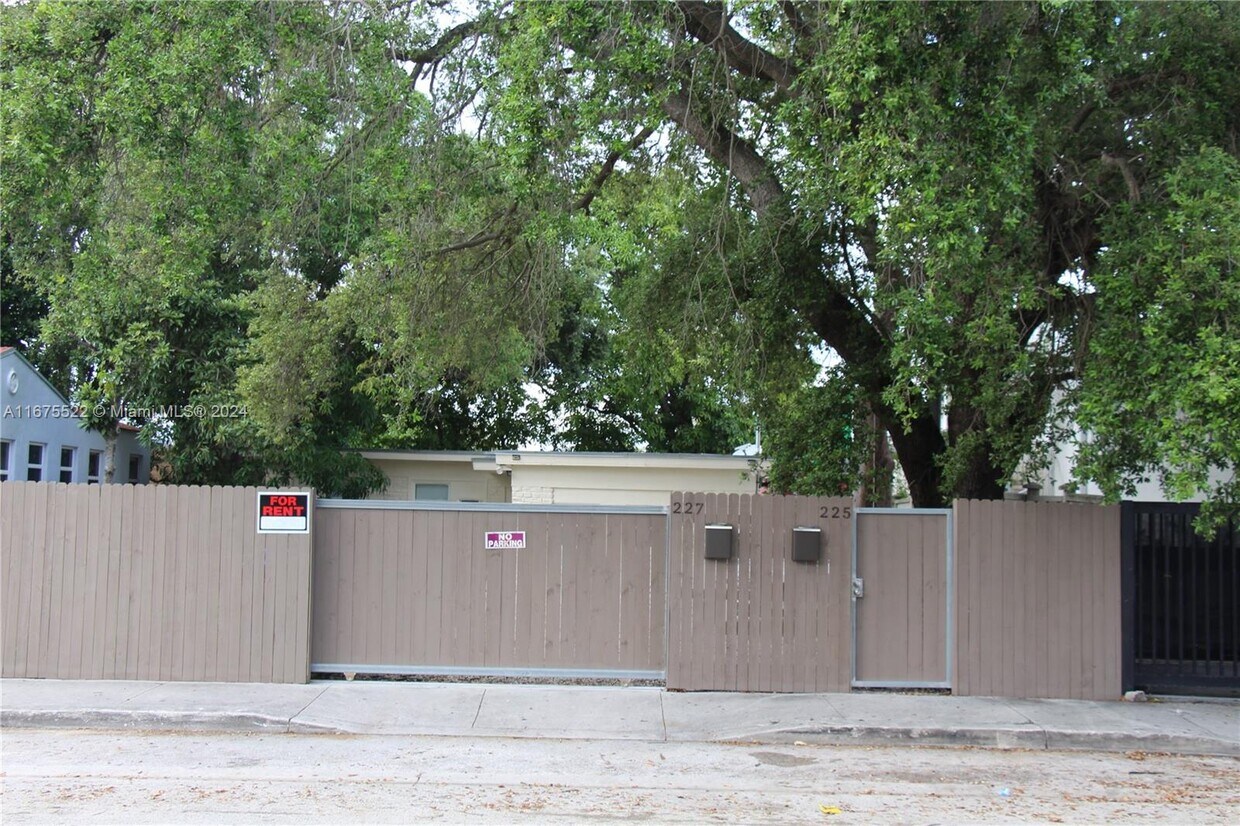 Primary Photo - 225 NW 59th St