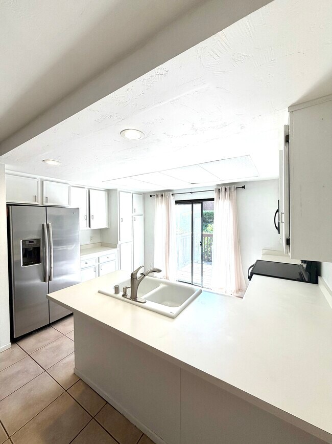 Foto del edificio - 15834 Davis Cup Ln