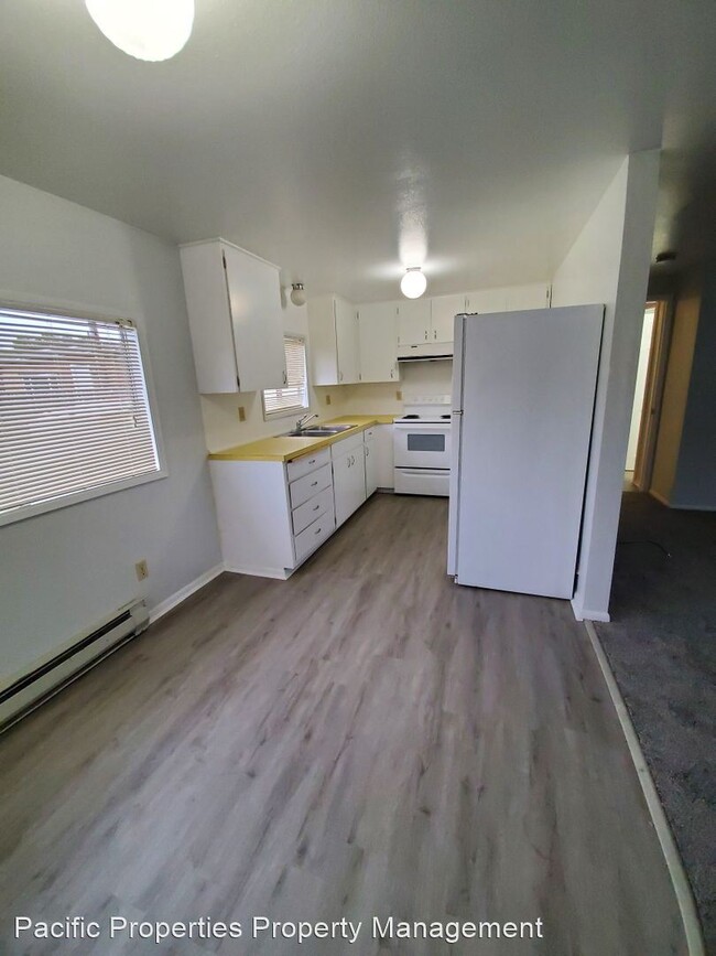 Building Photo - 2 br, 1 bath House - 500 N Lake Rd