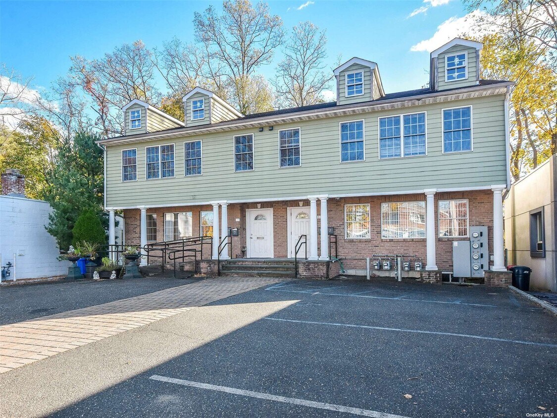 Foto principal - 38 Manorhaven Blvd