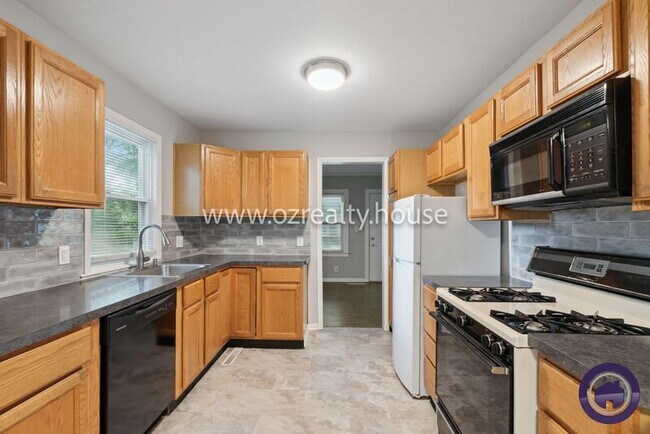 Foto del edificio - 5830 Balfour Rd