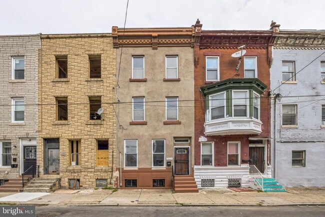 Building Photo - 1427 Tasker St