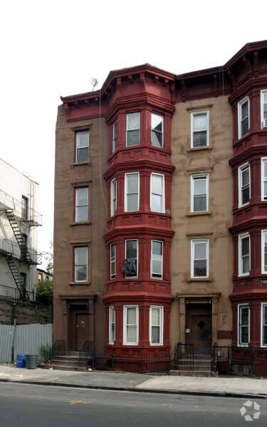 Primary Photo - 535 Throop Ave