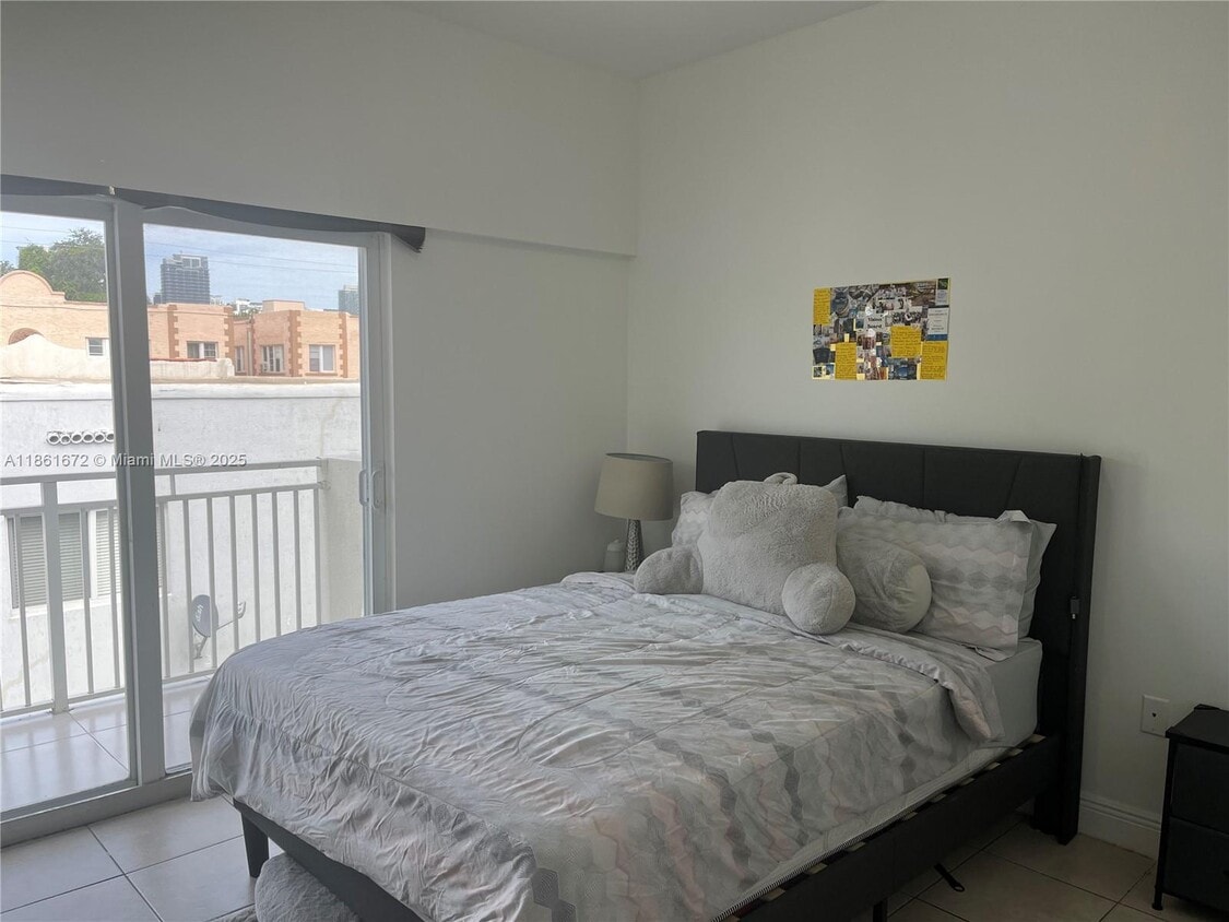 Foto principal - 1020 SW 4th St